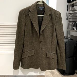 Ralph Lauren tailored jacket, Size 4 women’s. Made in Italy and 100%wool.